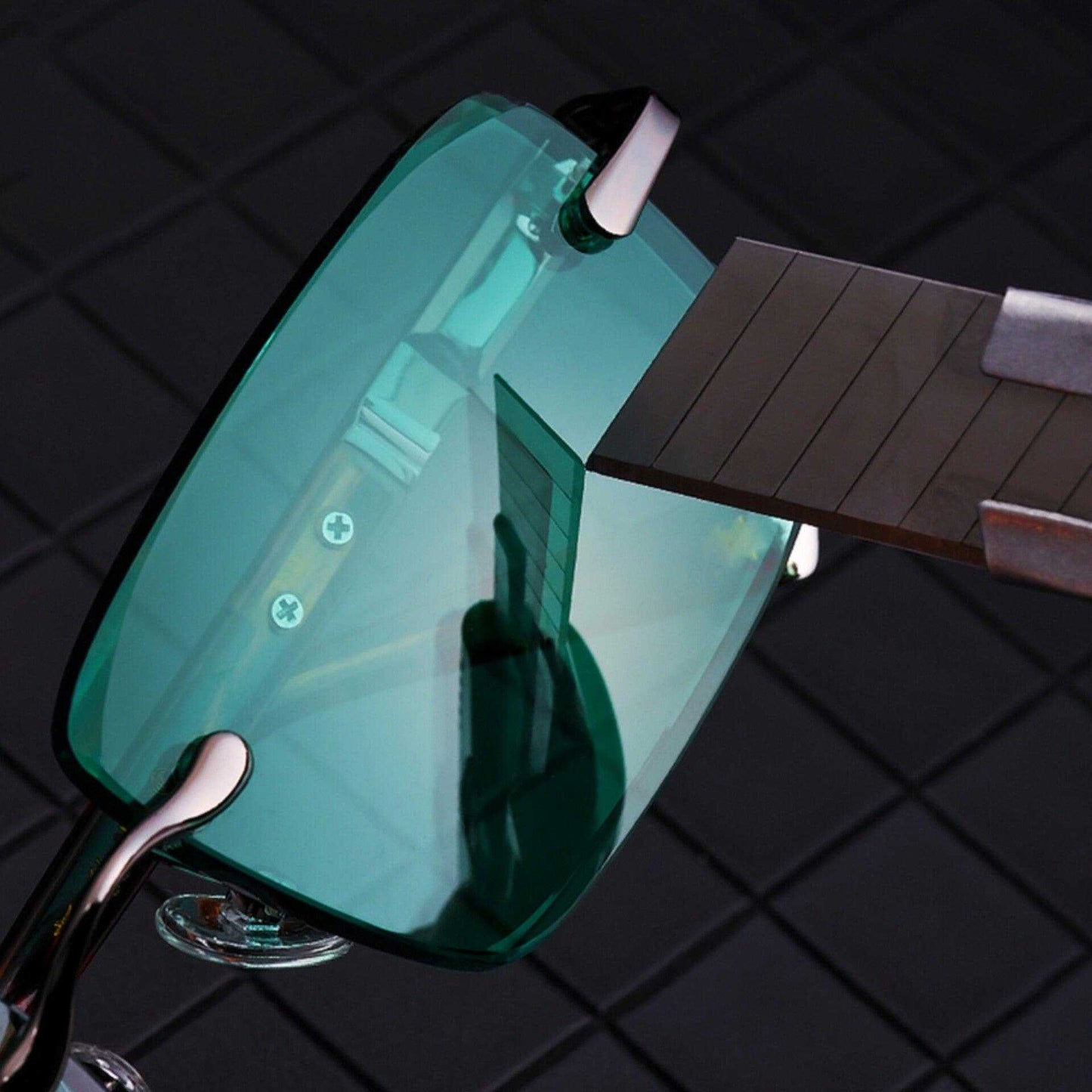 النظارة حجر الكريستال